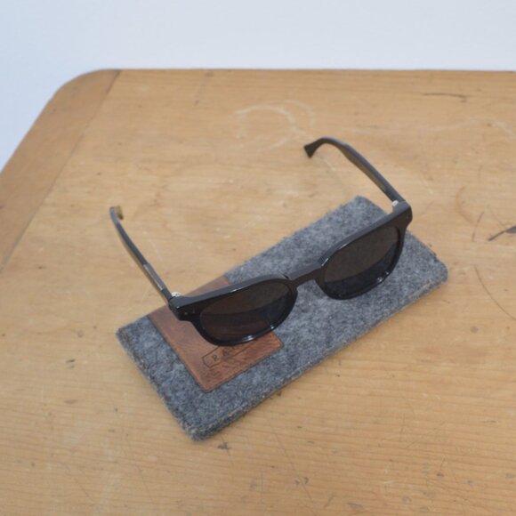 black unisex raen sunglasses squire main image 4